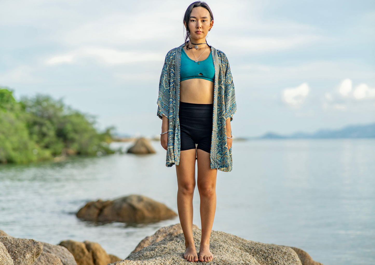 blau gold gemusterter Kimono, Bluse, Überwurf, leichte Jacke
