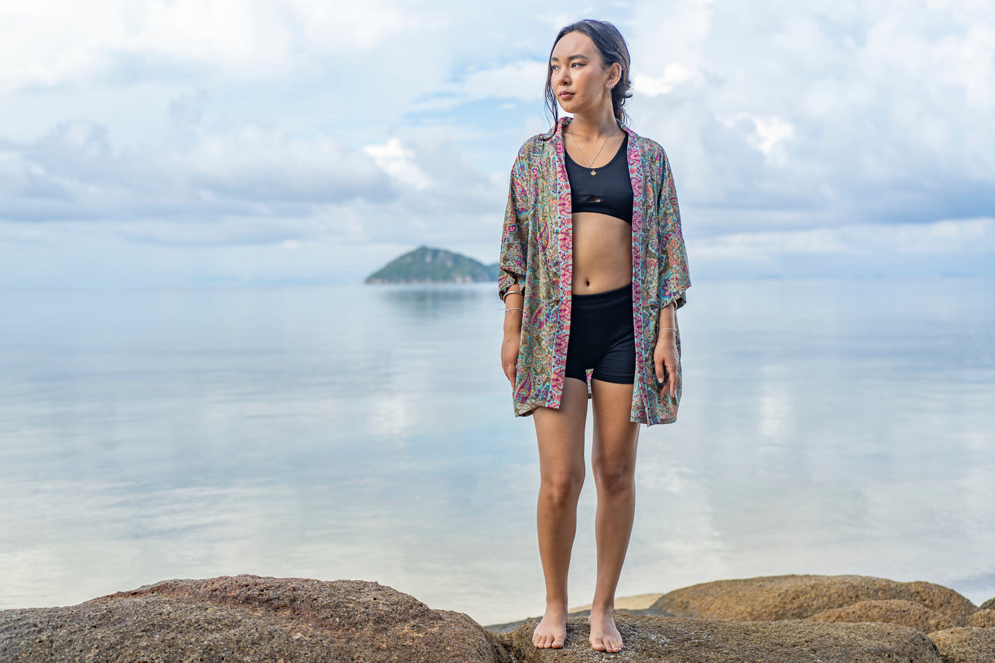 bunt gemusterter Kimono, Bluse, Überwurf, leichte Jacke in grün, rosa und hellblau