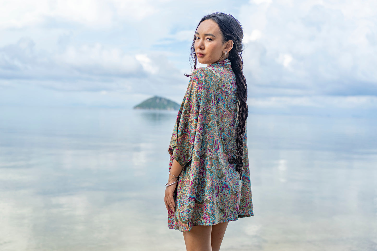 bunt gemusterter Kimono, Bluse, Überwurf, leichte Jacke in grün, rosa und hellblau