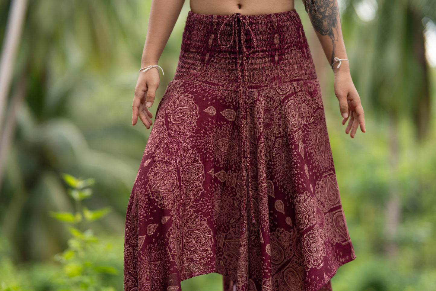 gemusterter Rock mit Fransen, Sommerkleid, Elfenkleid, Zipfelrock, Fransenrock in rot mit filigranem Muster