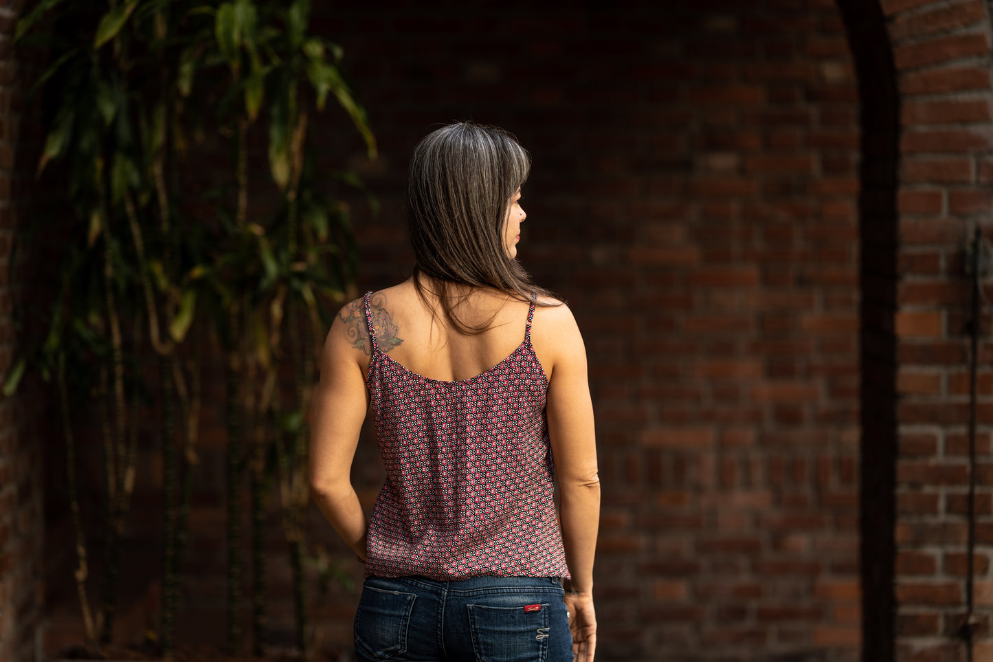 Plain top with mesh insert in gray