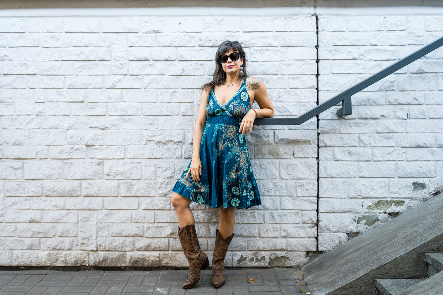 Sleeveless dress with ruffles, kaki green pattern