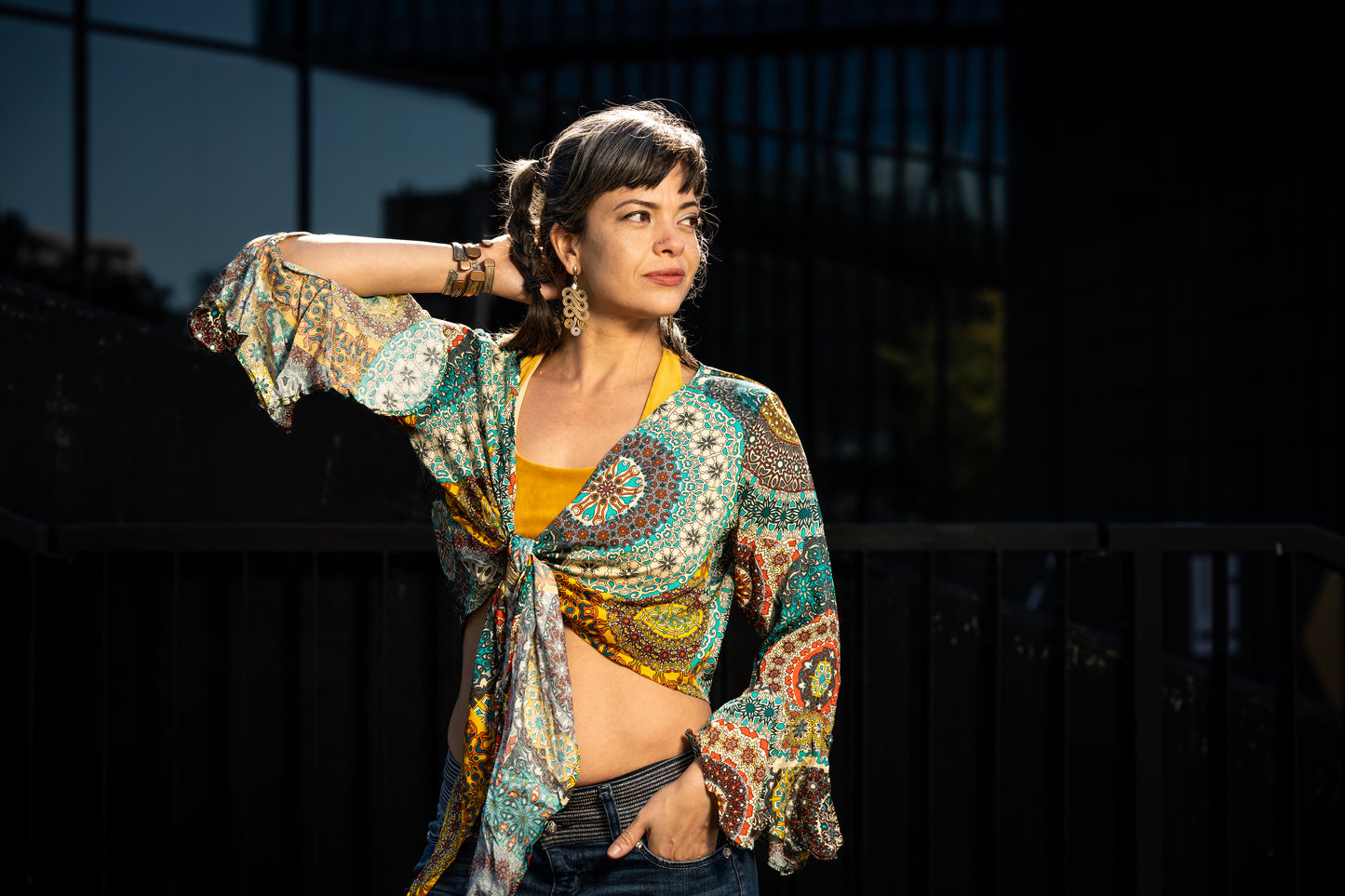 kurzer Kimono zum Binden mit Trompetenärmeln in gelb/bunt, Bluse, Sommerbluse, Überwurf