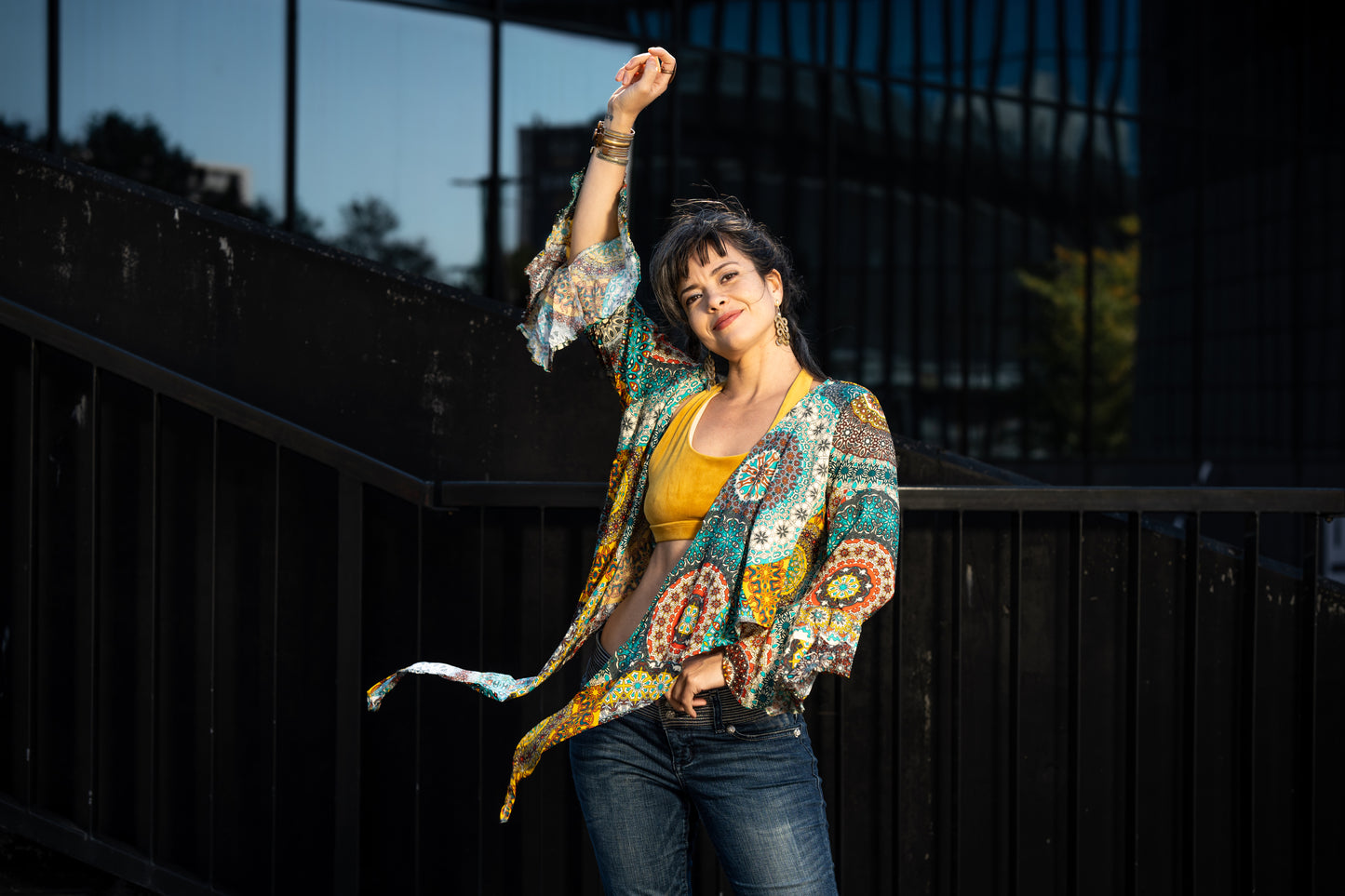 kurzer Kimono zum Binden mit Trompetenärmeln in gelb/bunt, Bluse, Sommerbluse, Überwurf