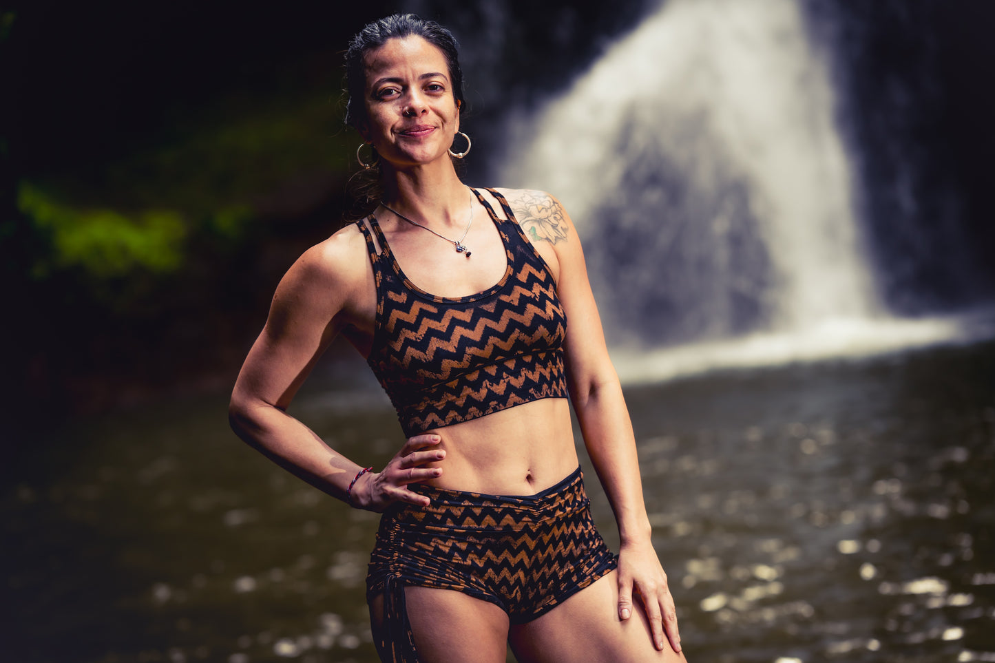 Yoga top with the pattern of the flower of life olive green