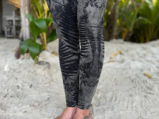 Block print leggings with floral pattern in black