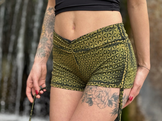 Yoga top with the pattern of the flower of life olive green
