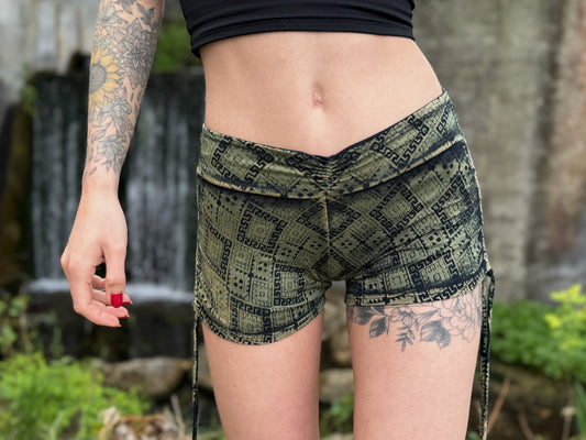 Yoga top with the pattern of the flower of life olive green