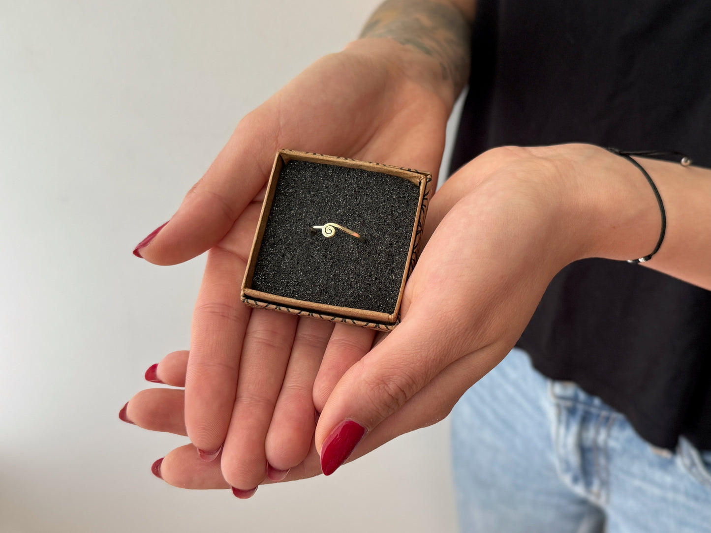 Ring mit kleiner Spirale aus Messing