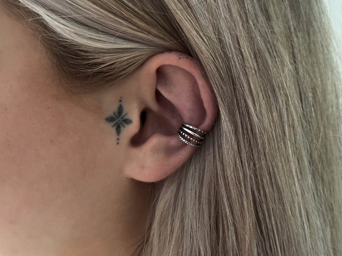 Ohrclip 4 Lines, Ohrschmuck ohne Loch, Ohrmanschette