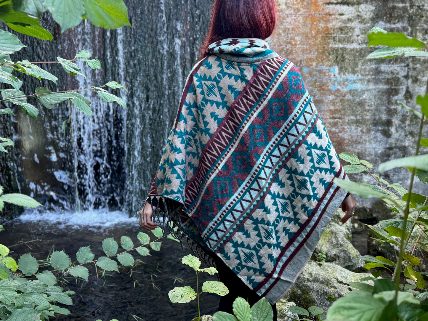 gemütlicher warmer Poncho, Überwurf, Bohemian Poncho, Boho Überwurf beige/blau/rot P05