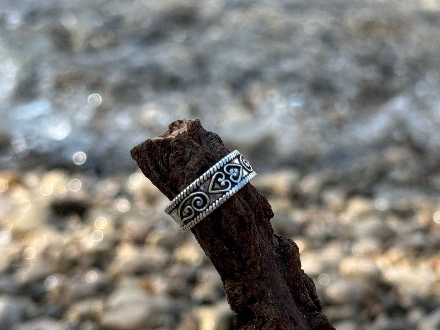Verstellbarer Zehenring mit Herz Spiralmustern aus Silber