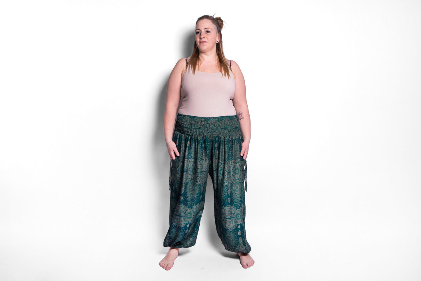 PLUS SIZE Pluderhose mit filigranem Muster in türkis