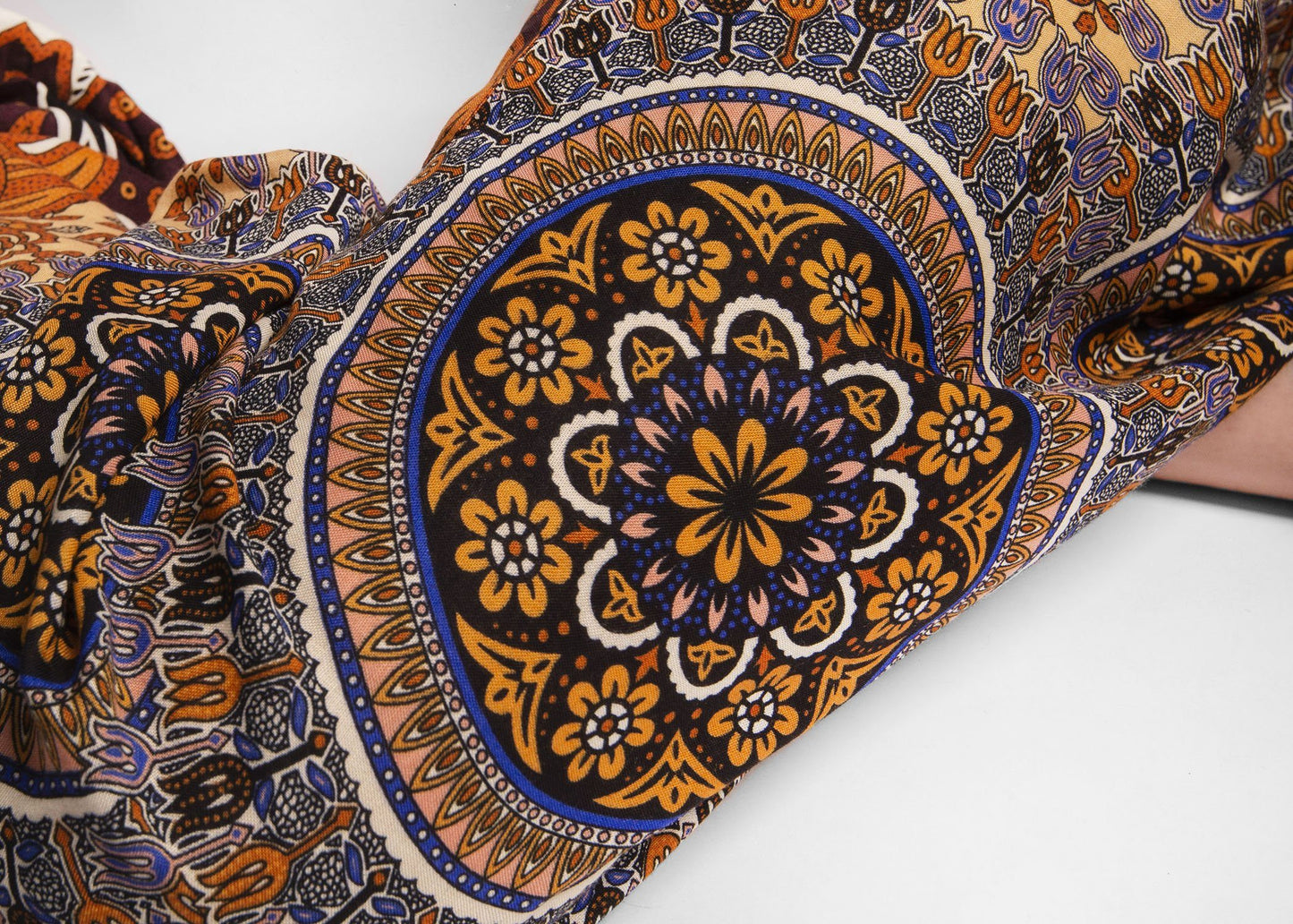Airy harem pants with a floral pattern in brown with pockets