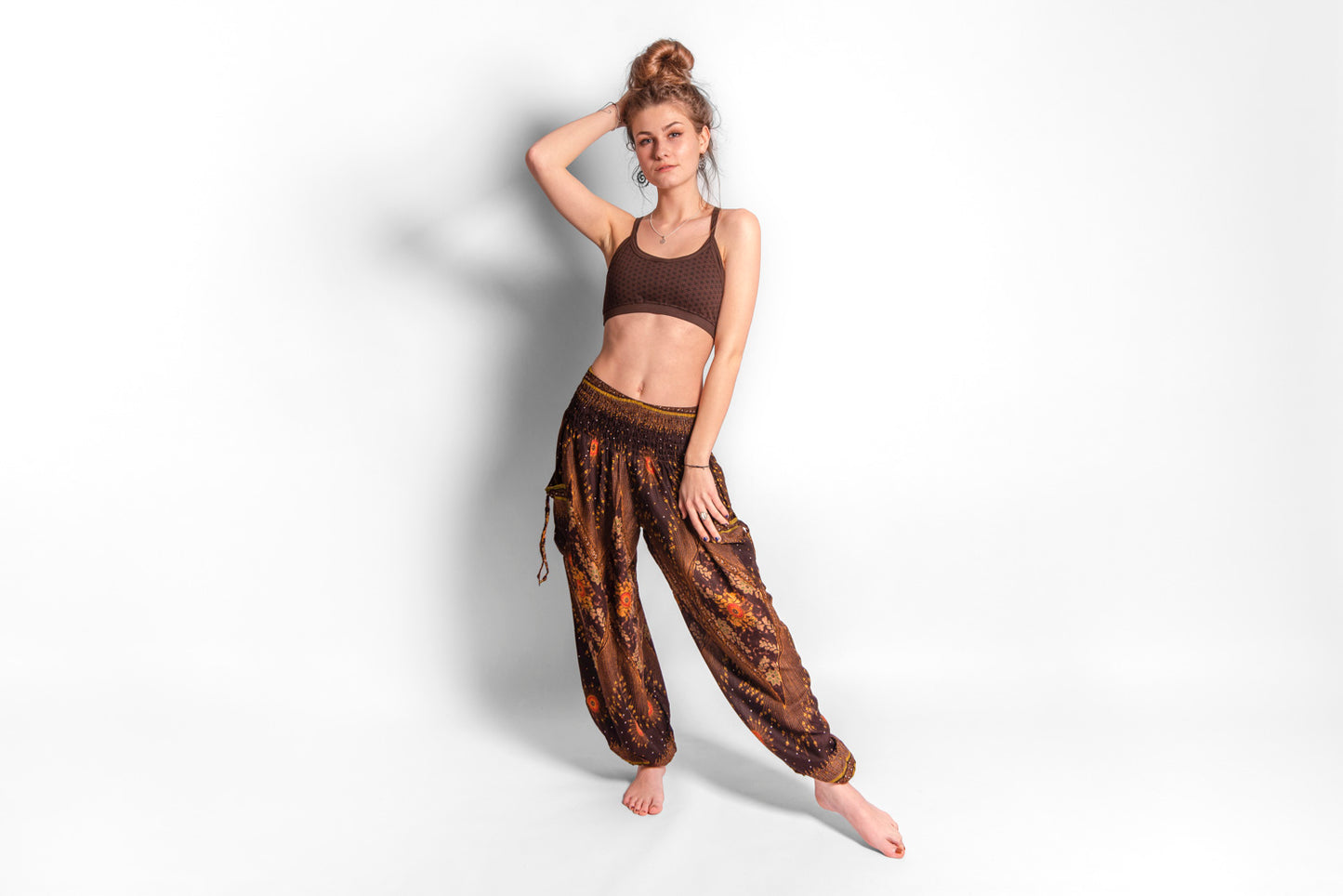 Yoga Top mit dem Muster der Lebensblume braun