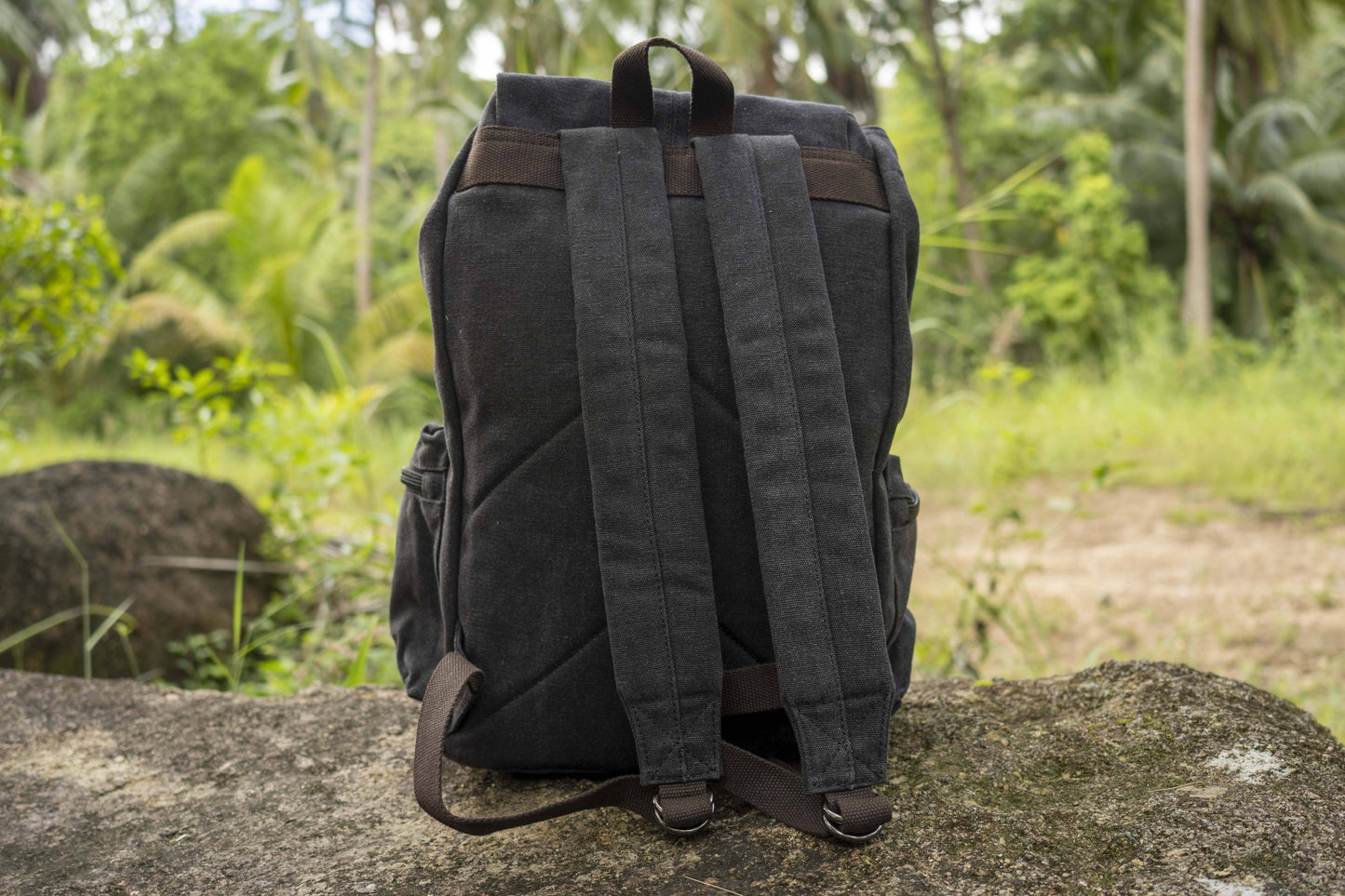 grosser lässiger Canvas Rucksack mit Riemen in schwarz