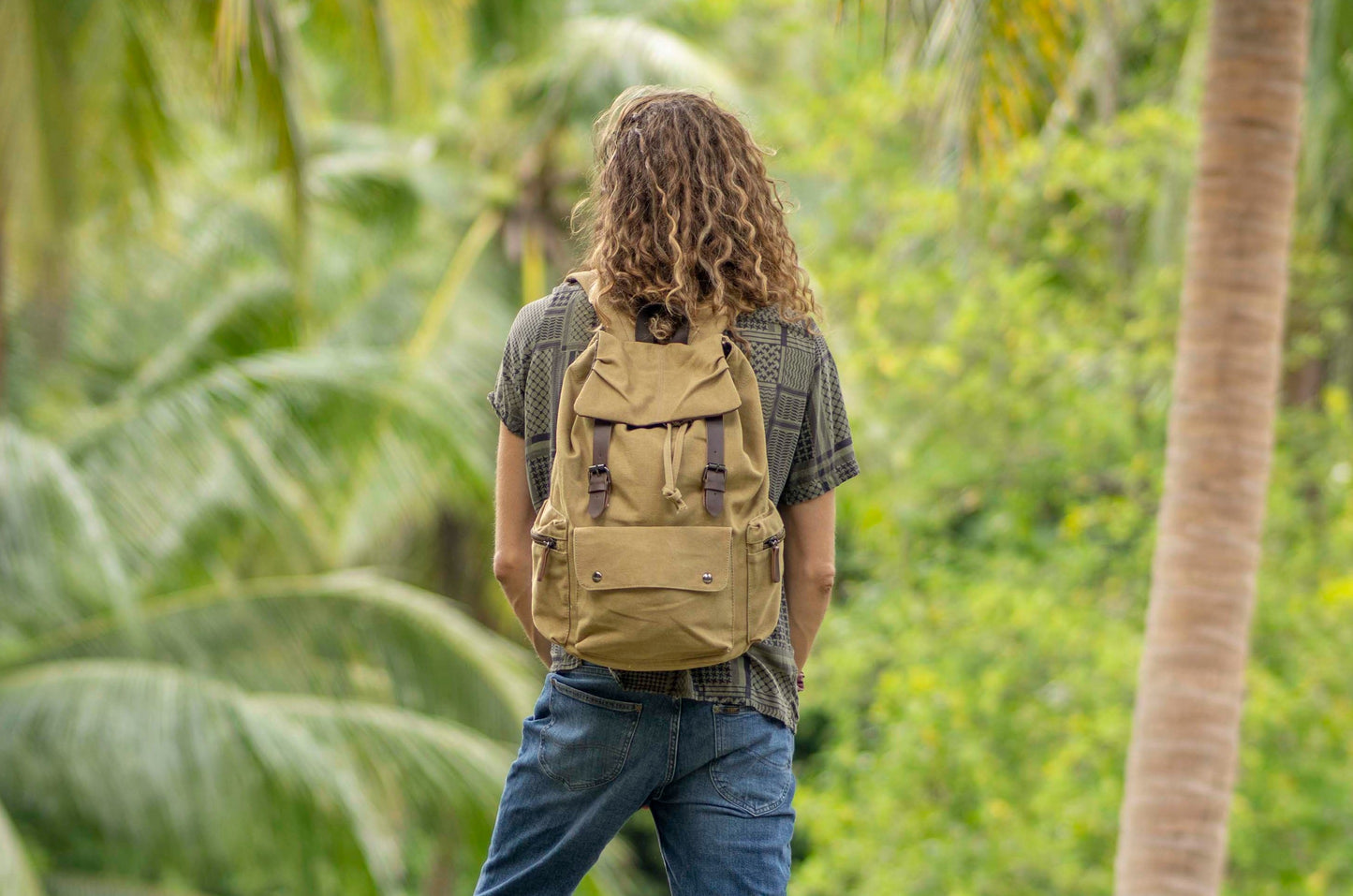 grosser lässiger Canvas Rucksack mit Riemen in beige