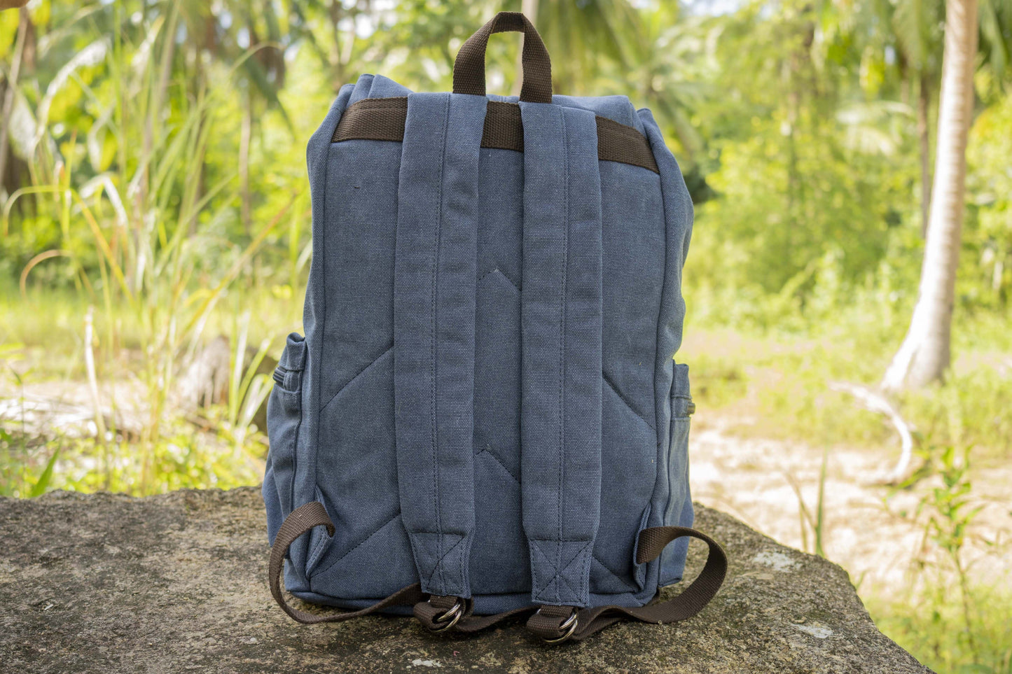 grosser lässiger Canvas Rucksack mit Riemen in blau
