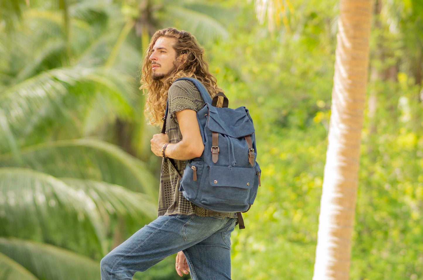 grosser lässiger Canvas Rucksack mit Riemen in blau