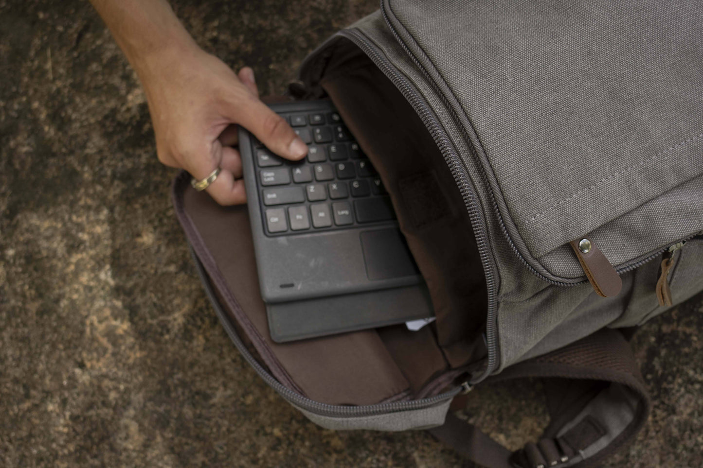 Canvas Rucksack in grau