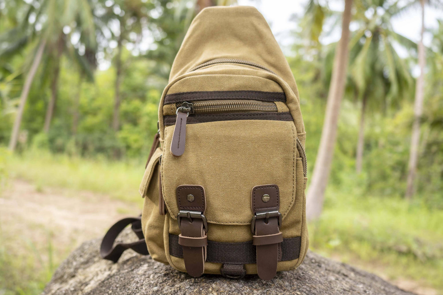 praktische Canvas Schultertasche mit Riemen in beige