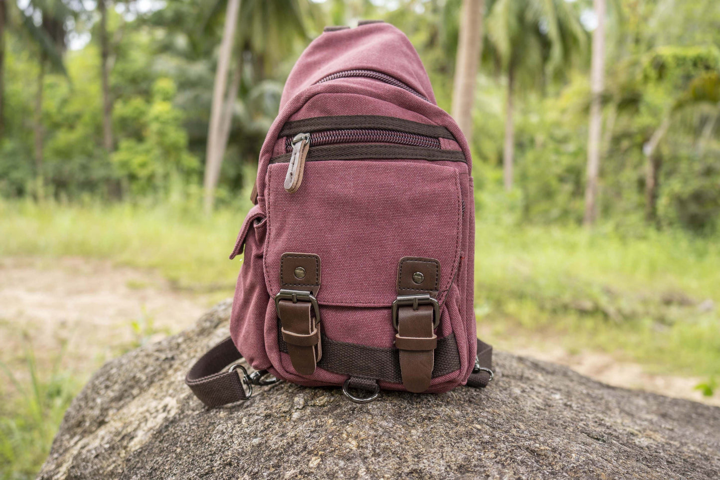 praktische Canvas Schultertasche mit Riemen in rot