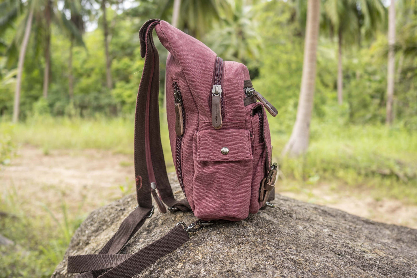praktische Canvas Schultertasche mit Riemen in rot