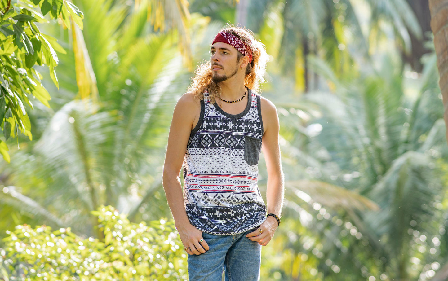 Patterned tank top with chest pocket for men in a casual look