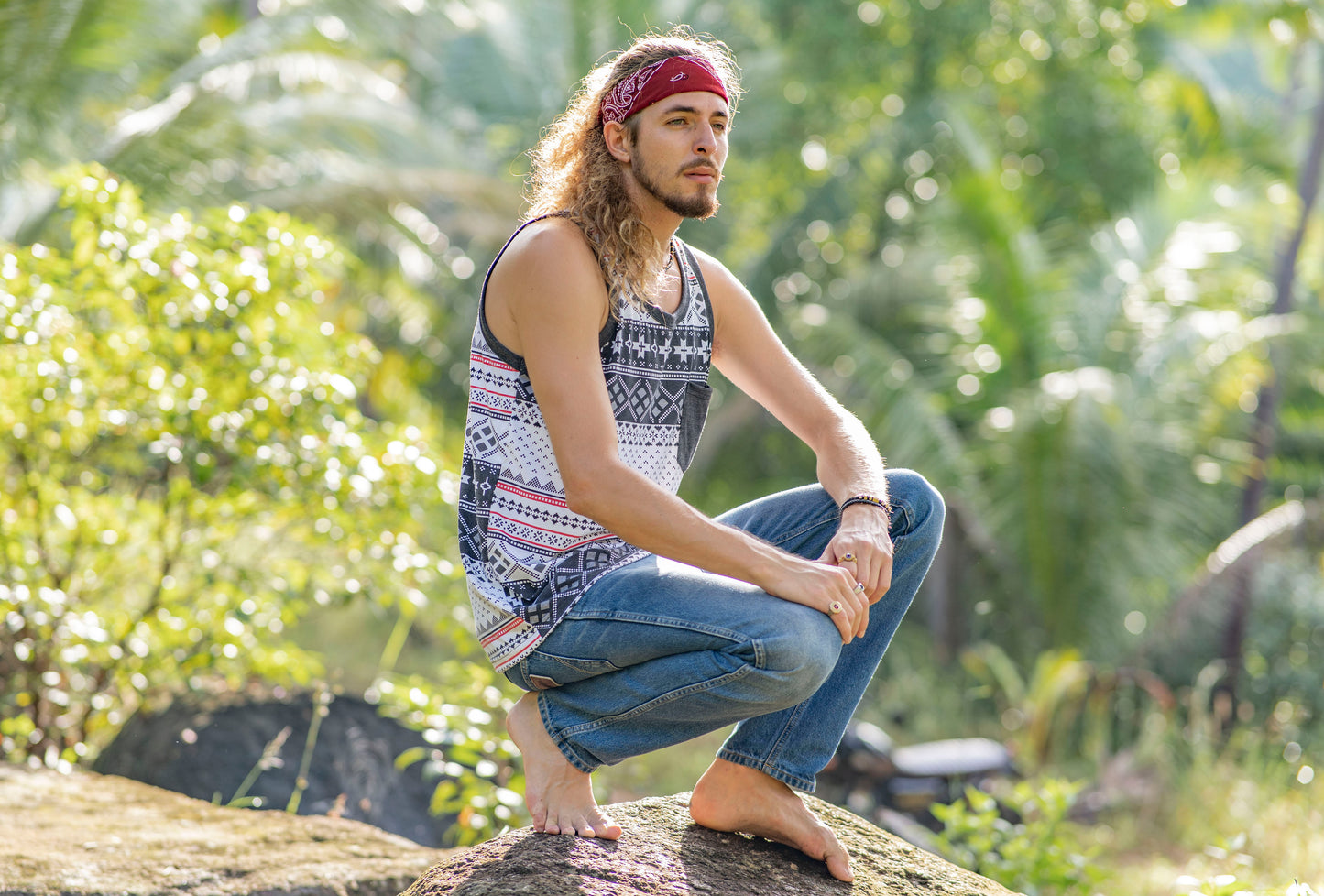 Patterned tank top with chest pocket for men in a casual look