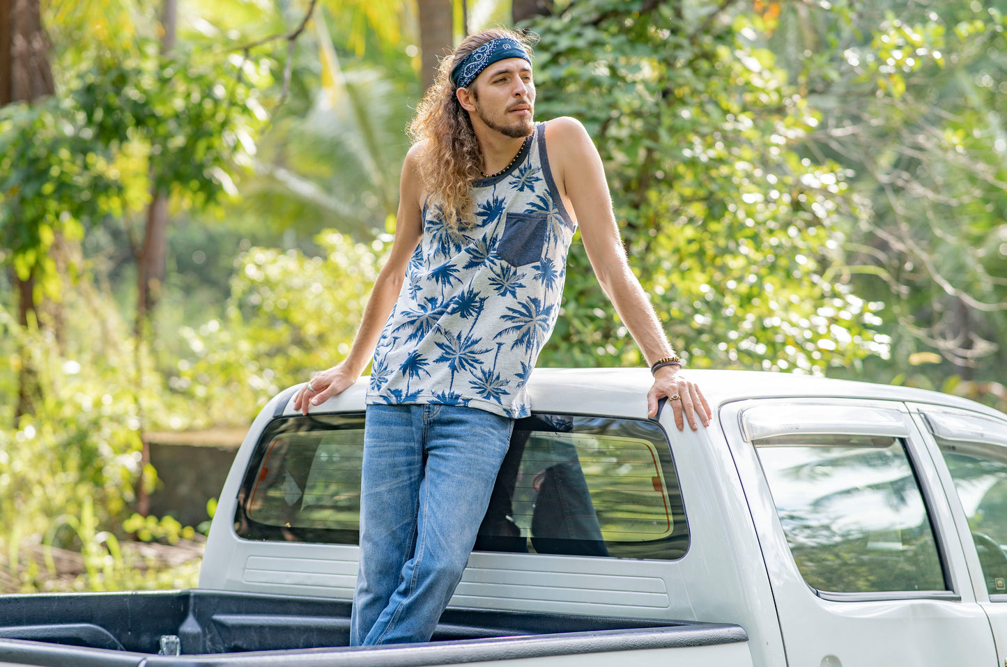 Tank top for men with chest pocket with palm trees in gray blue