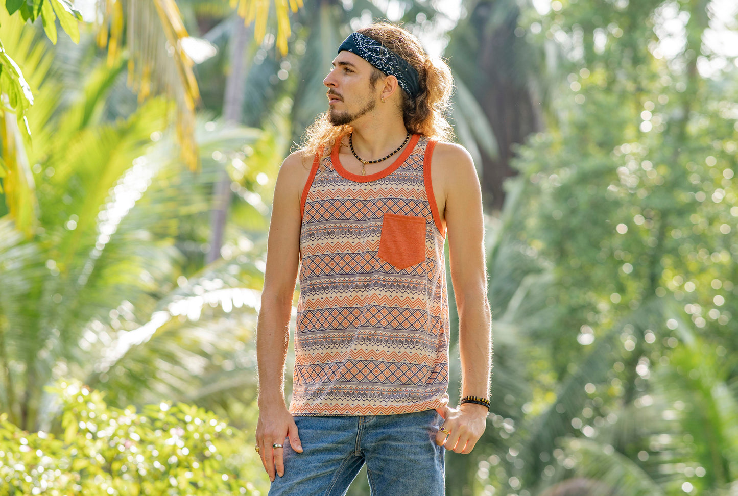 Patterned tank top for men with chest pocket in orange/blue