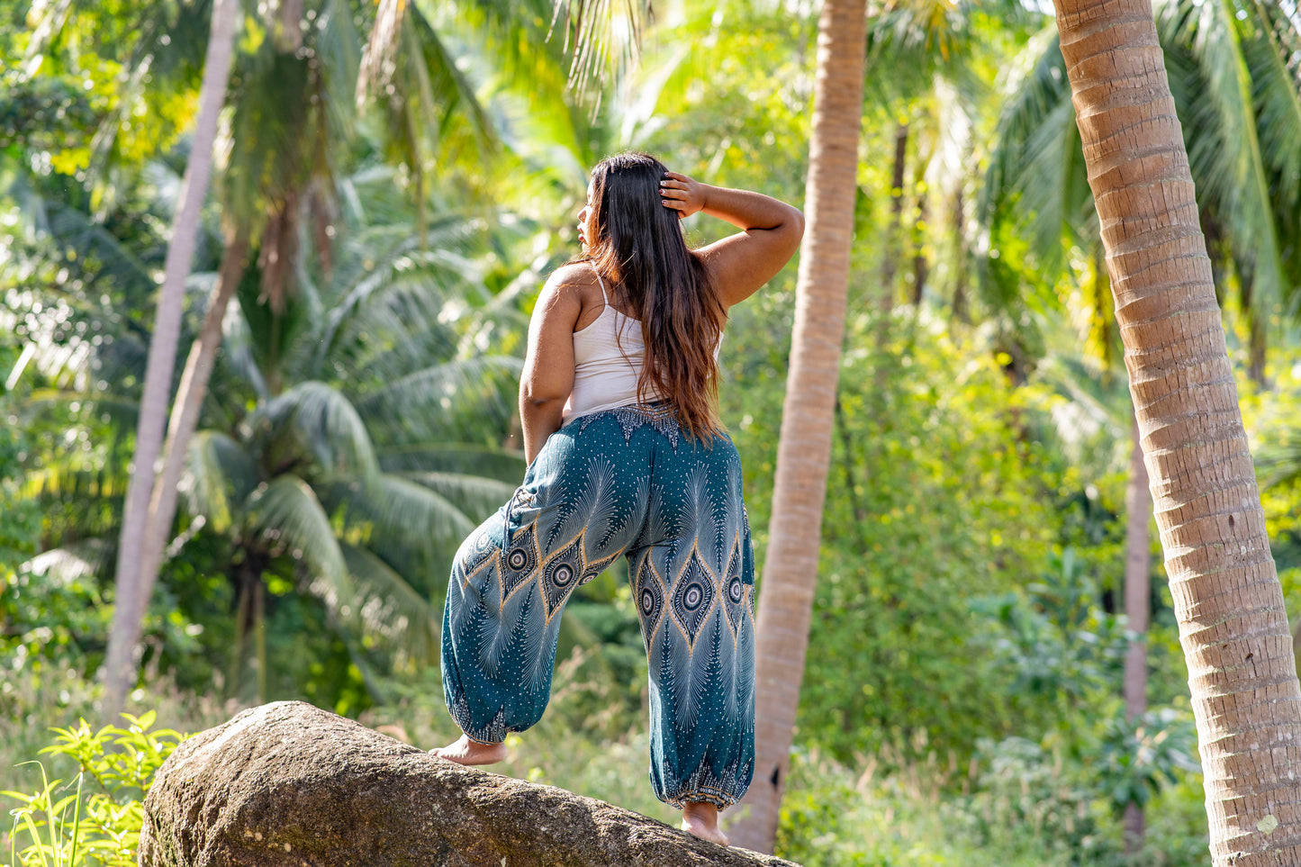 PLUS SIZE Pluderhose mit Pfauenmuster in türkis