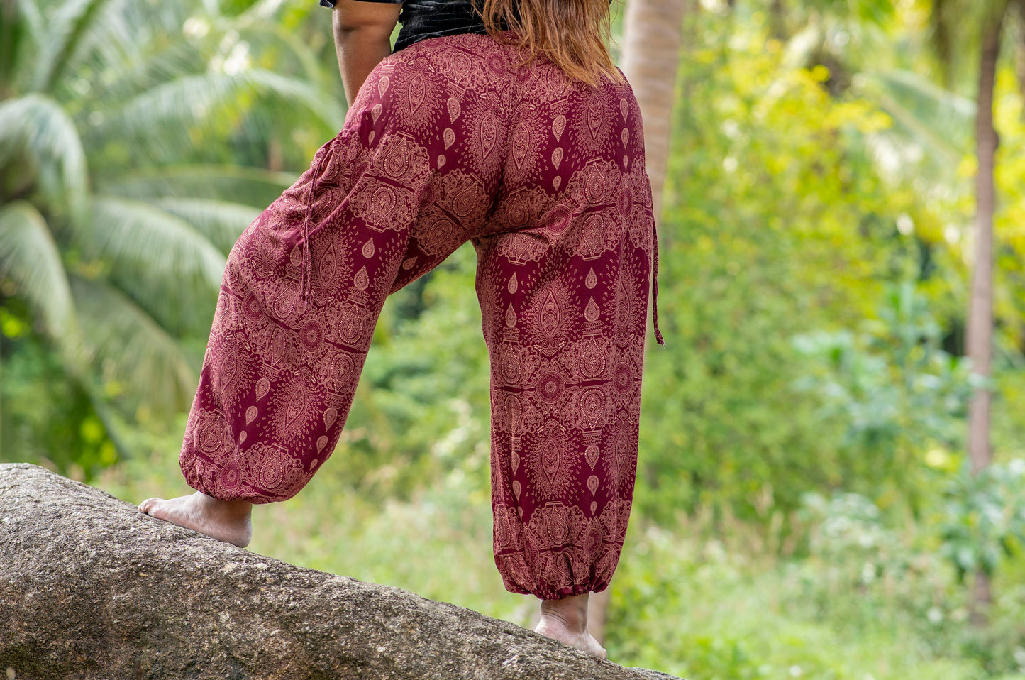 PLUS SIZE Pluderhose mit filigranem Muster in rot