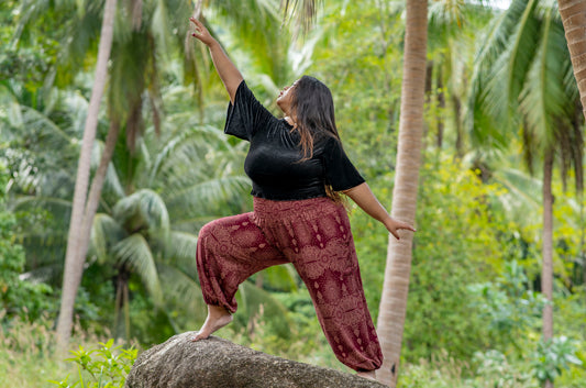 PLUS SIZE harem pants with a delicate pattern in red