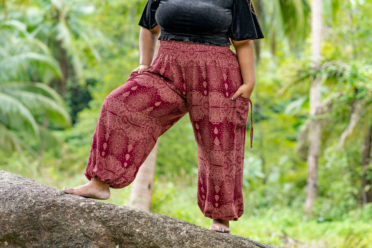 PLUS SIZE Pluderhose mit filigranem Muster in rot