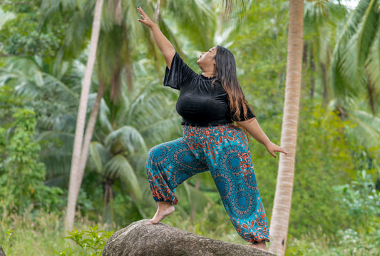 PLUS SIZE patterned harem pants with pockets in turquoise orange