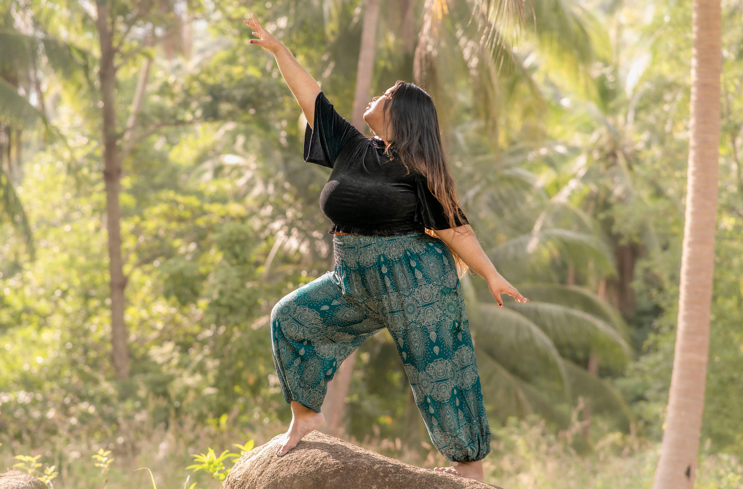PLUS SIZE Pluderhose mit filigranem Muster in türkis