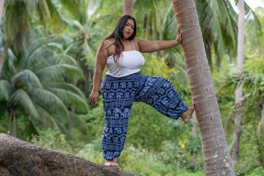 PLUS SIZE airy harem pants with elephant pattern in dark blue with pockets
