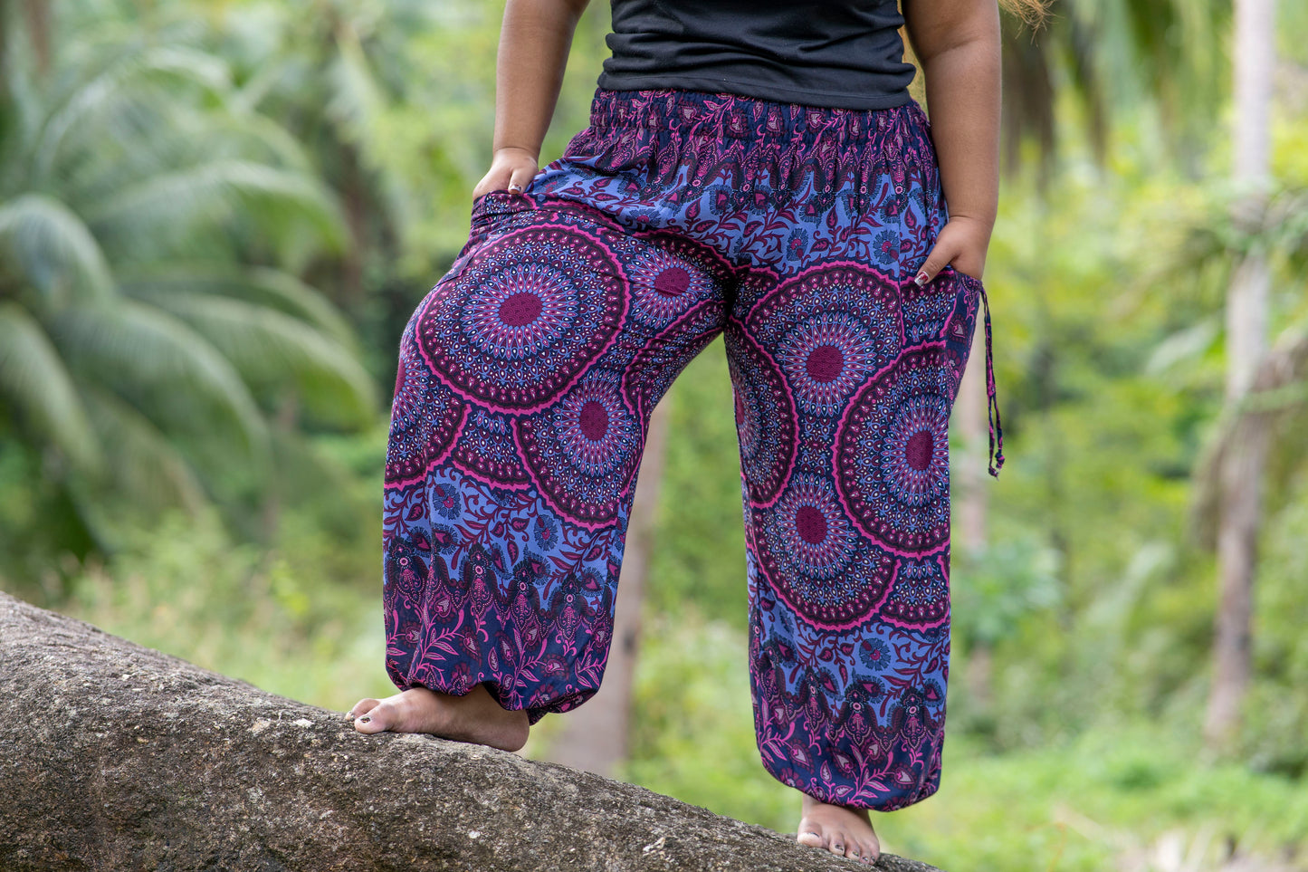 PLUS SIZE Pluderhose mit Mandala Muster in rosa lila