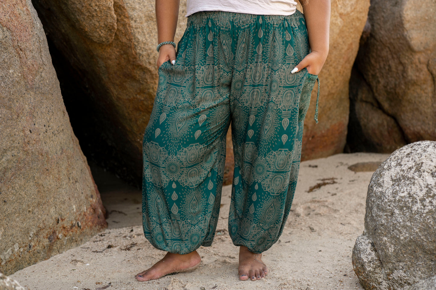 PLUS SIZE Pluderhose mit filigranem Muster in türkis
