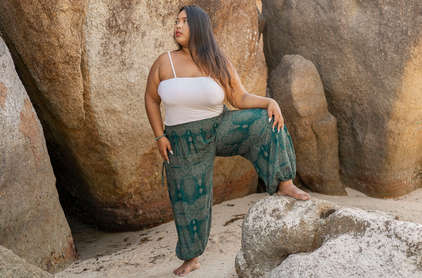 PLUS SIZE Pluderhose mit filigranem Muster in türkis