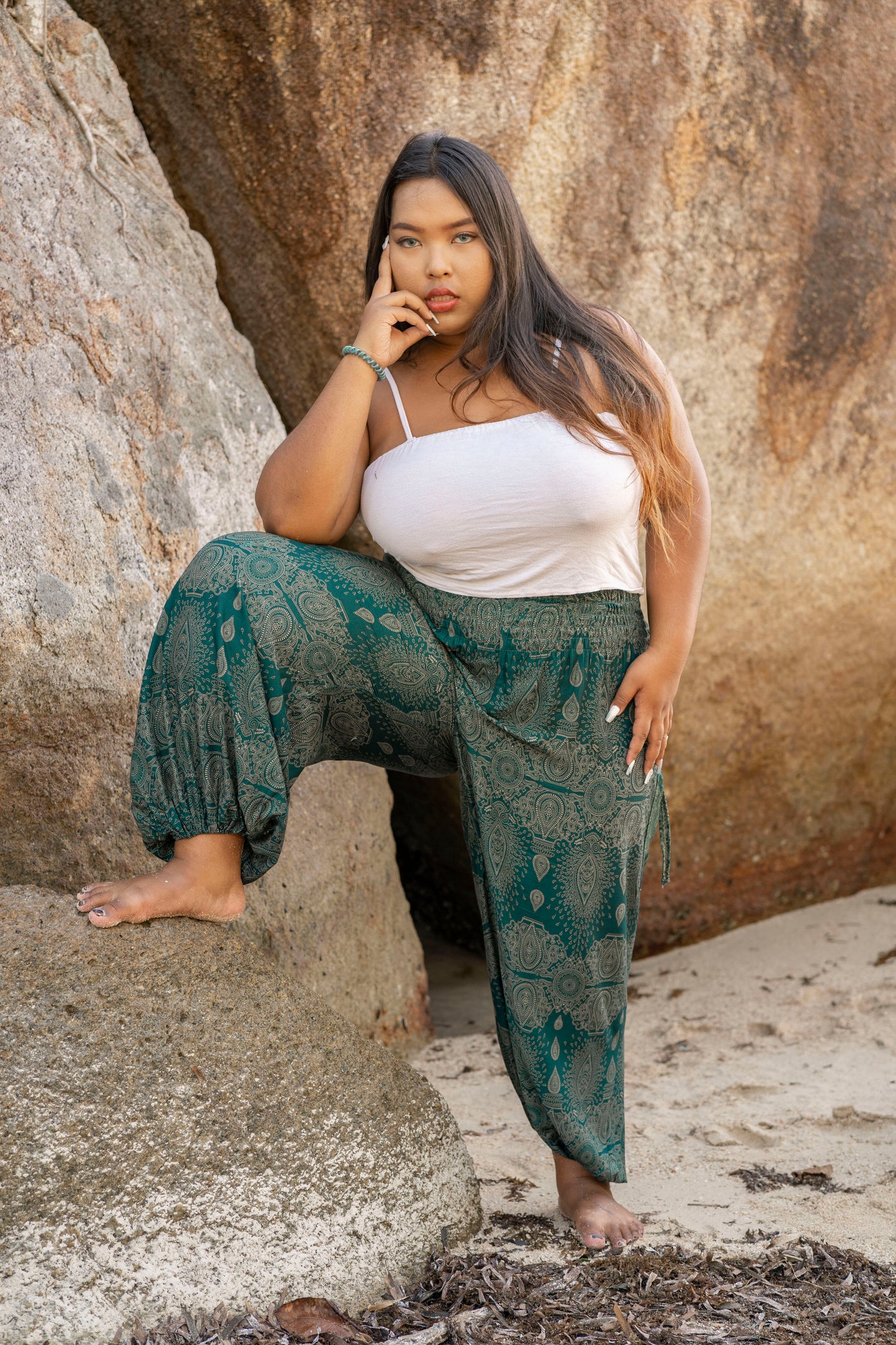 PLUS SIZE Pluderhose mit filigranem Muster in türkis