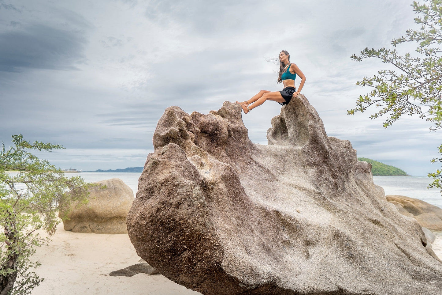 luftige leichte Sommer Shorts einfarbig in schwarz