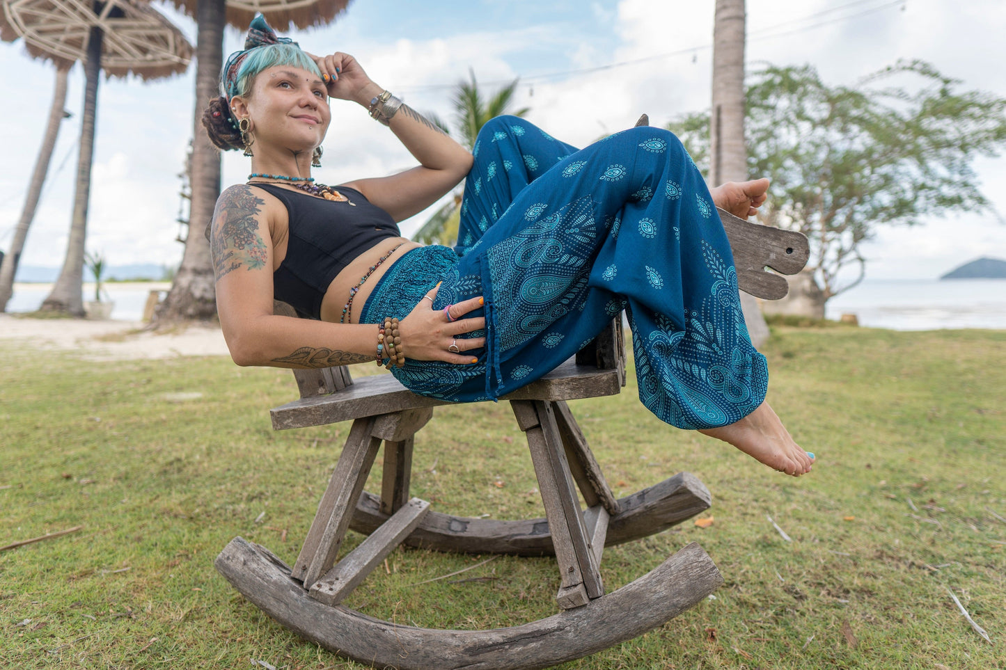 luftige gemusterte Pluderhose in türkis mit Taschen