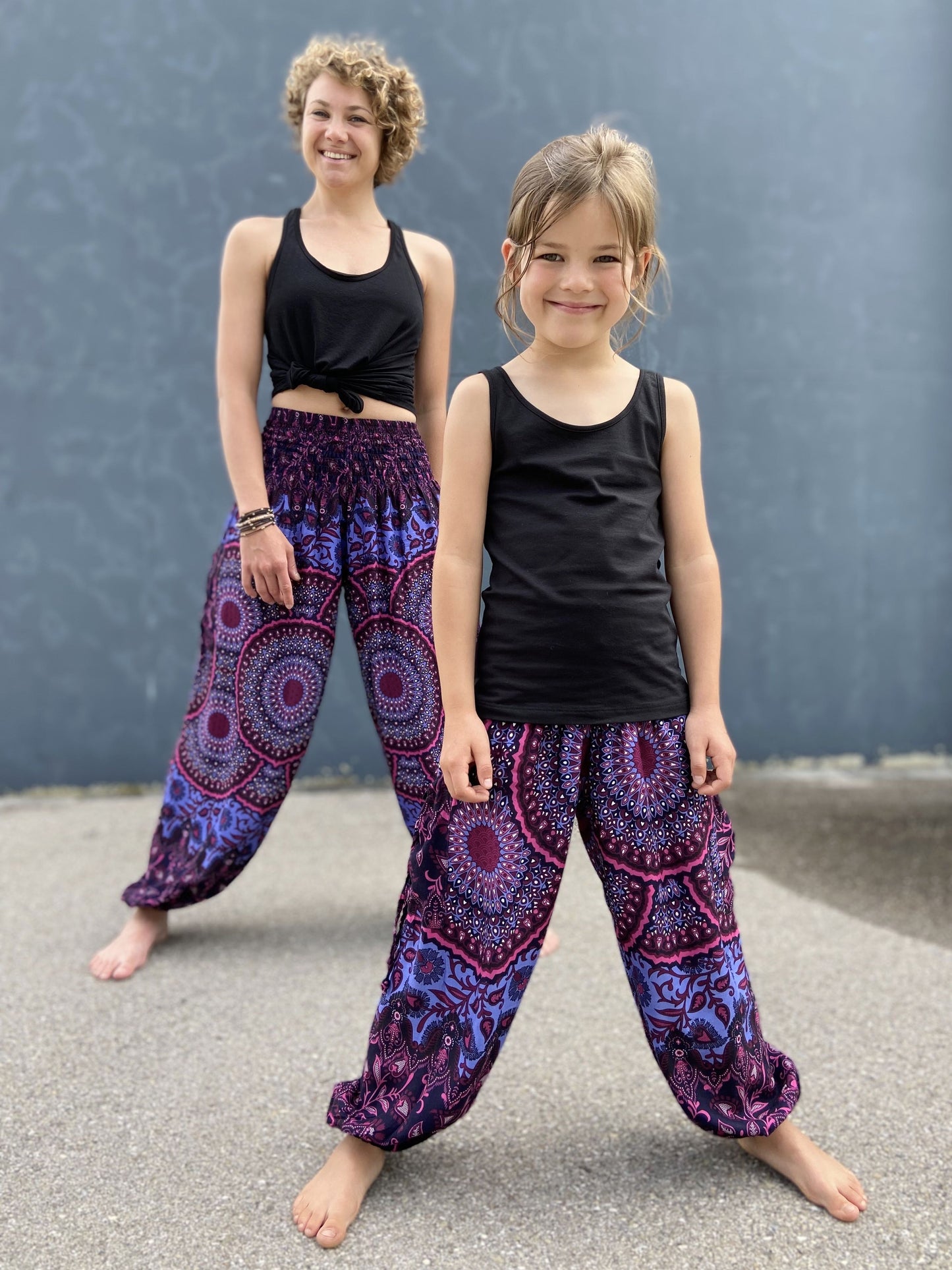 PLUS SIZE Pluderhose mit Mandala Muster in rosa lila