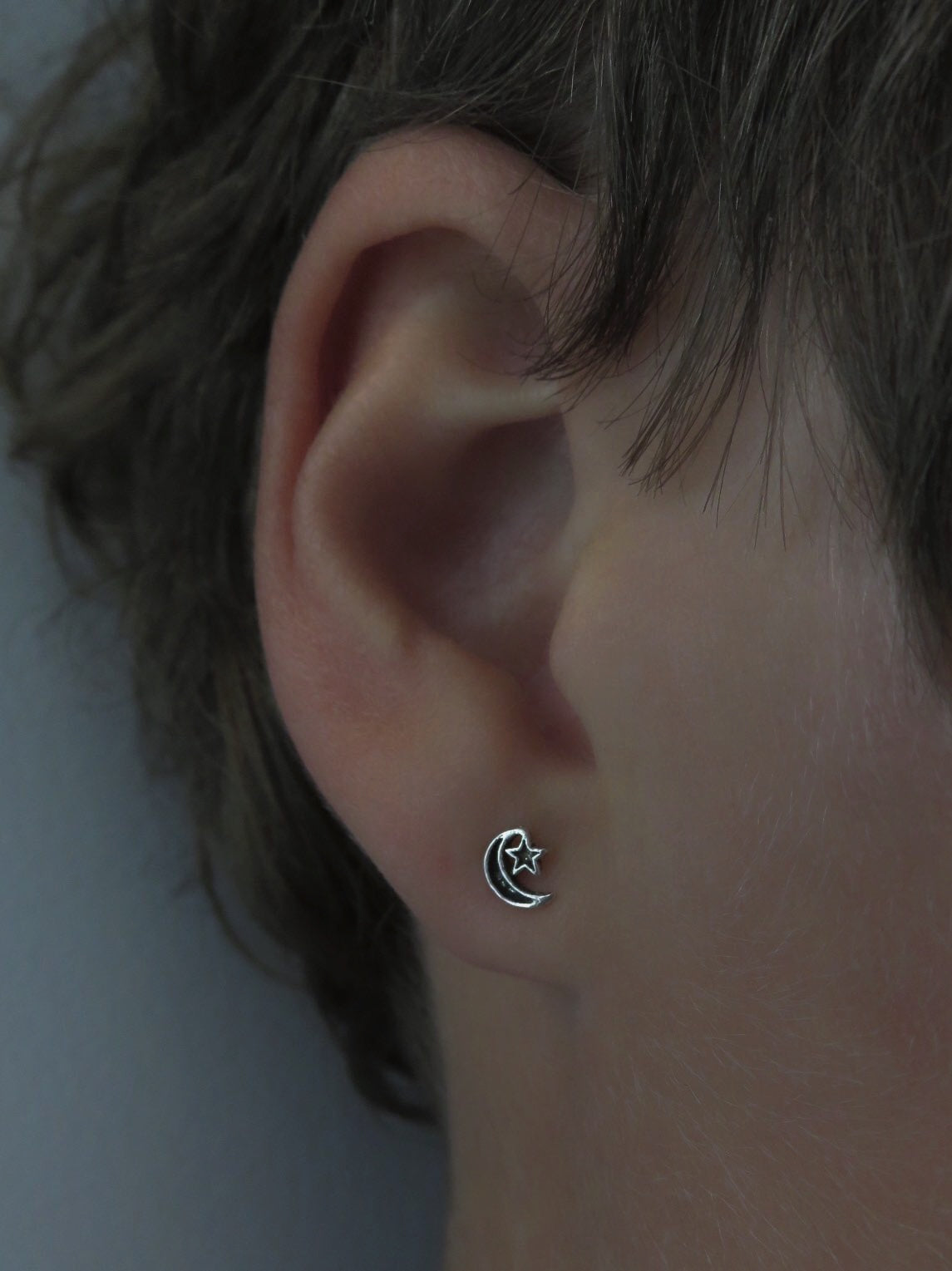 small moon star stud earrings made of silver