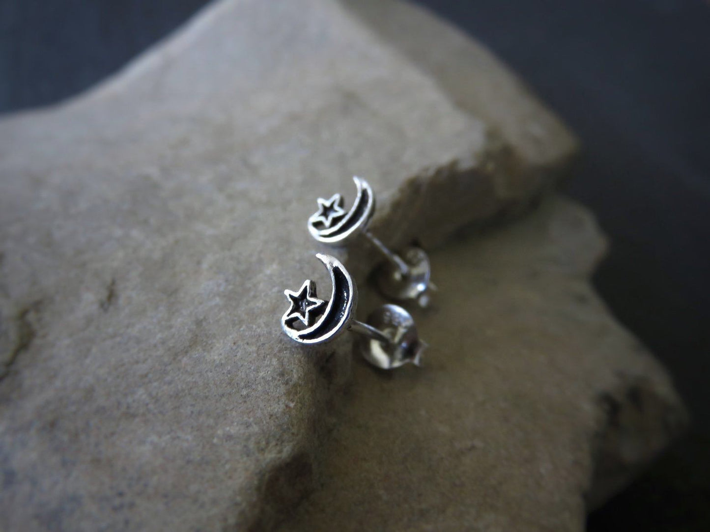 small moon star stud earrings made of silver