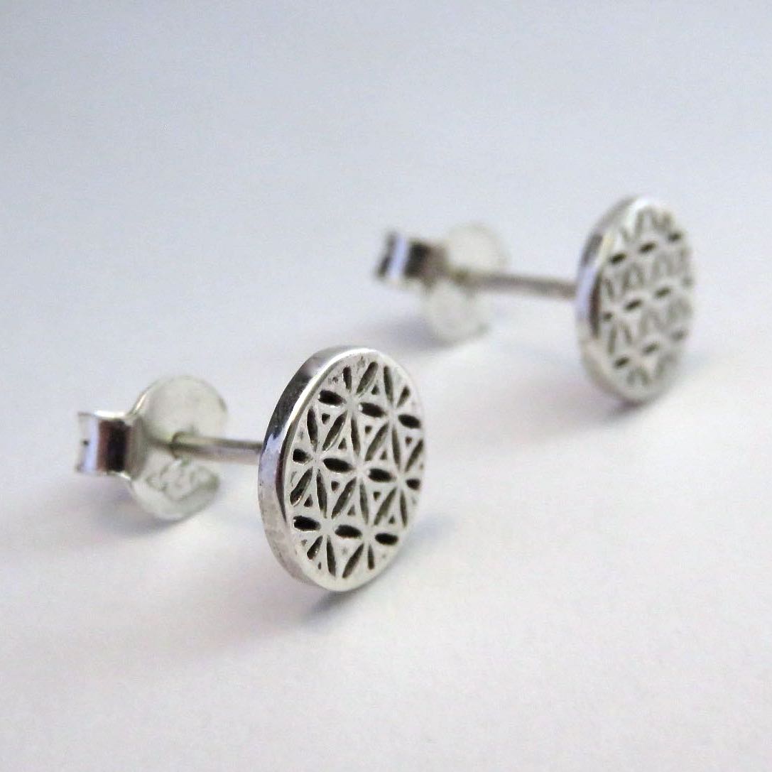 Ohrstecker mit dem Motiv der Lebensblume aus Silber