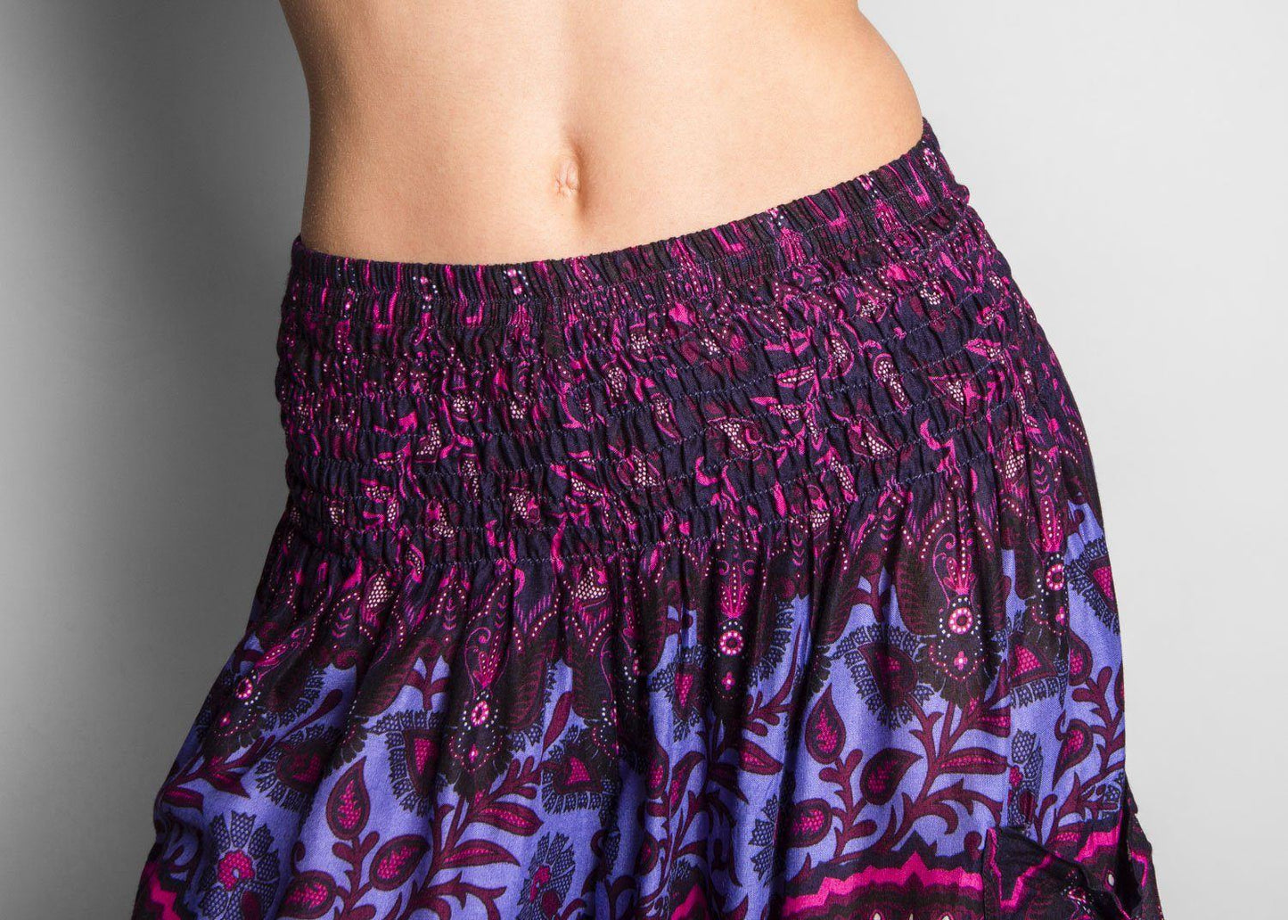 PLUS SIZE Pluderhose mit Mandala Muster in rosa lila