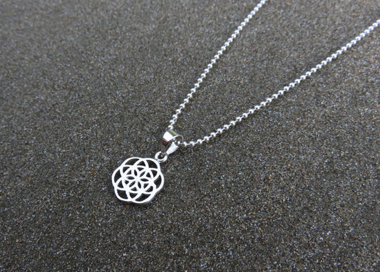 Kette mit dem Motiv Seed of Life aus Silber